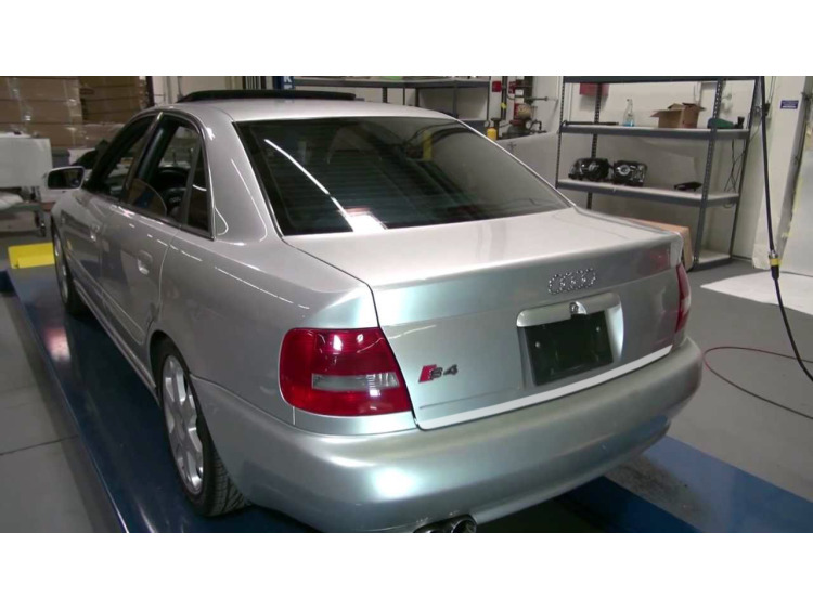 Chrom-Zierleiste f&uuml;r Kofferraum Audi A4 s&eacute;rie 1 94-98 & Audi A4 s&eacute;rie 1 phase 2 99-00