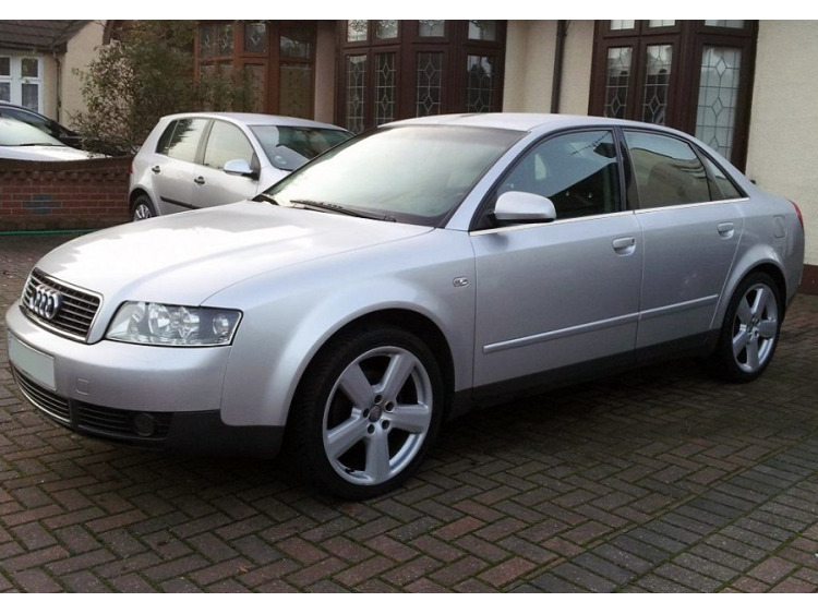 Chromleiste f&uuml;r die untere Fensterkontur Audi A4 s&eacute;rie 1 phase 2 99-00