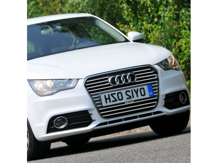 Chromleiste f&uuml;r K&uuml;hlergrill Audi A1 10-18 Sportback & Audi A1 10-19