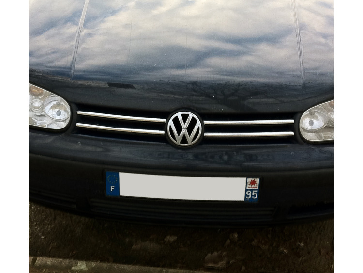 Zier-Chromleiste f&uuml;r K&uuml;hlergrill-Oberteil VW Golf 4