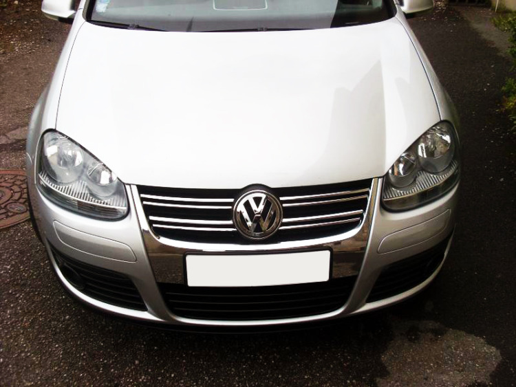Zier-Chromleiste f&uuml;r K&uuml;hlergrill-Oberteil VW Golf 5 GT TDI