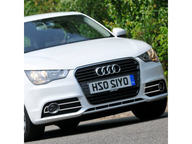ZierChromleiste für Nebelscheinwerfer Audi A1 1018 Sportback  Audi A1 1019